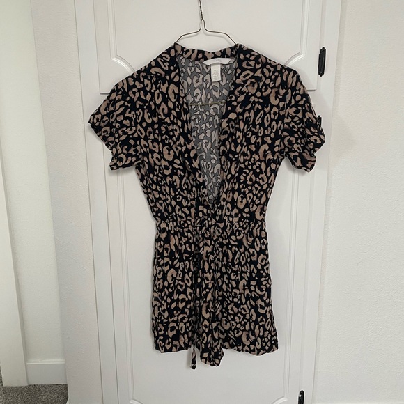Cheetah print romper - Picture 1 of 5